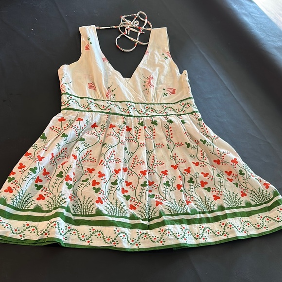 Floral V Neck Sleeveless Blouse - White, Green and Orange Vintage Floral Print - Picture 2 of 11